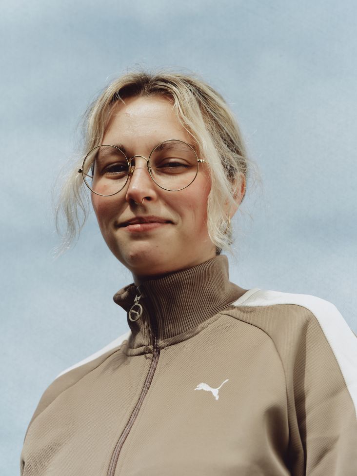 Studio Session: Livvy Moore on Starting from a Blank Page - Online